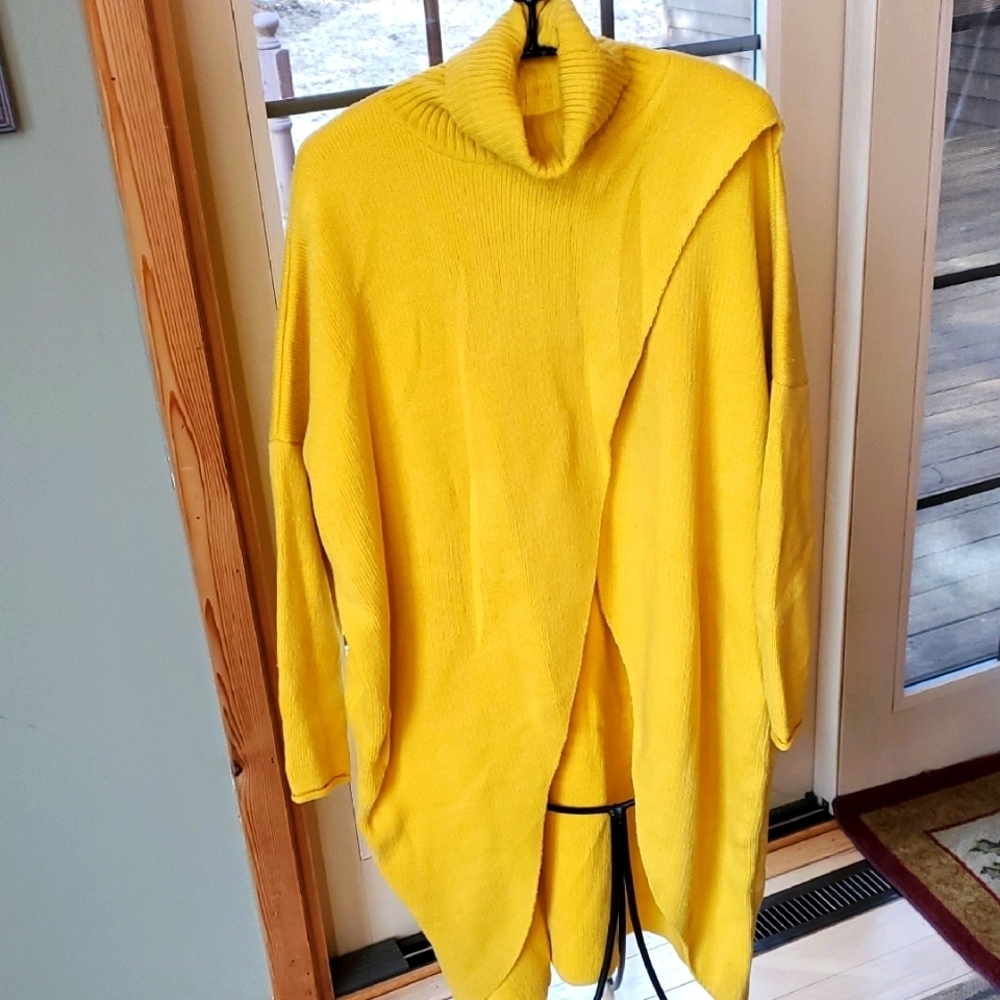 Yellow Turtleneck Long Sz. XL‎ Sweater Jacket